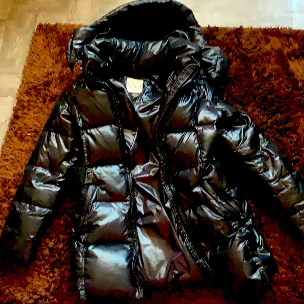 Sam coat paid 850 this coat like new can fit person that 140